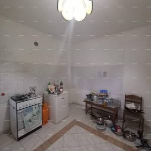 Prodaje se  kuća sa tri stana, Umag