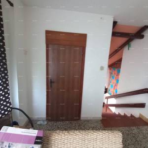 Prodaje se  kuća sa tri stana, Umag