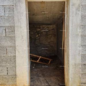 Prodaje se  kuća u izgradnji, 70 m2 blizu Vrsara