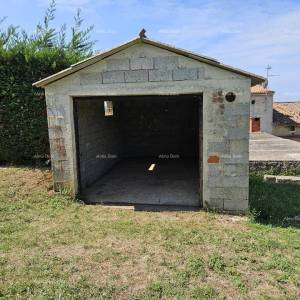 Prodaje se  kuća u izgradnji, 70 m2 blizu Vrsara