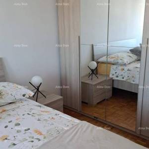 Prodaje se lijep stan u Puli – 33.20m². Blizina Caffe bara