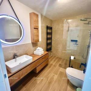 Prodaje se  lijepa i moderna kuća, Poreč