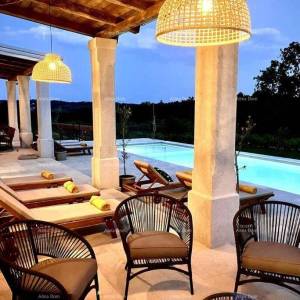 Prodaje se  lijepa i moderna kuća, Poreč