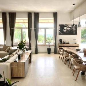 Prodaje se  lijepa i moderna kuća, Poreč