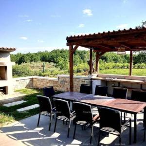 Prodaje se  lijepa i moderna kuća, Poreč