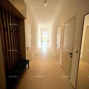 Prodaje se  lijepa i moderna kuća, Poreč