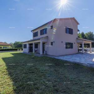 Prodaje se luksuzna vila s bazenom u zelenoj oazi u okolici Labina