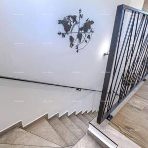 Prodaje se luksuzna vila s bazenom u zelenoj oazi u okolici Labina