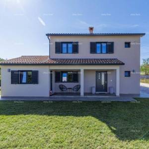 Prodaje se luksuzna vila s bazenom u zelenoj oazi u okolici Labina