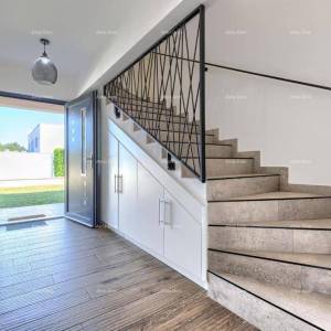 Prodaje se luksuzna vila s bazenom u zelenoj oazi u okolici Labina