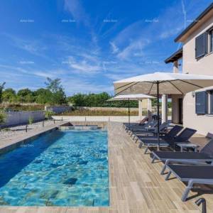 Prodaje se luksuzna vila s bazenom u zelenoj oazi u okolici Labina