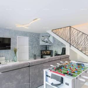 Prodaje se prekrasna i moderna villa sa bazenom u malom istarskom selu