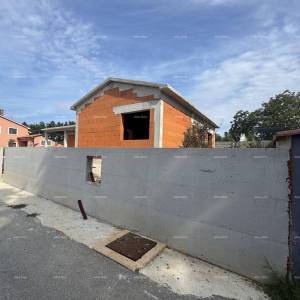 Prodaje se prizemnica sa bazenom- trenutno roh bau faza, Sveti Petar u Šumi- blizina Pazina!