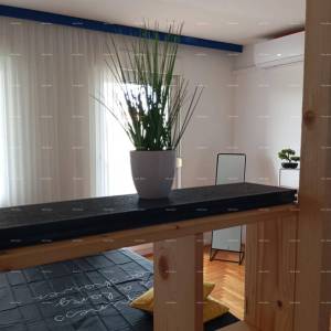 Prodaje se stan na odličnoj lokaciji u Puli-Veruda, blizina mora!