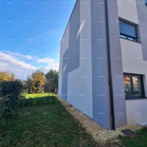 Prodaje se stan u Puli