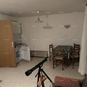 Prodaje se stara kamena duplex  kuća s pogledom na more