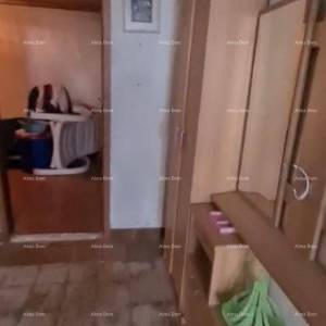 Prodaje se stara kamena duplex  kuća s pogledom na more