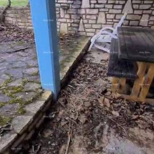 Prodaje se stara kamena duplex  kuća s pogledom na more