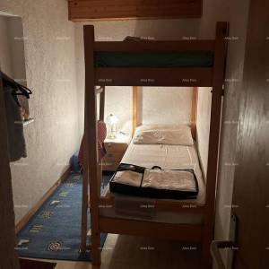 Prodaje se stara kamena duplex  kuća s pogledom na more