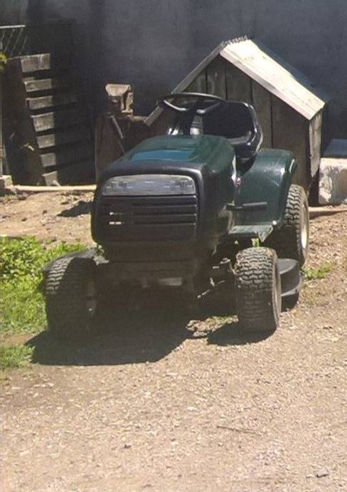 prodaje se traktor kosilica u ispravnom stanju marke crafsman