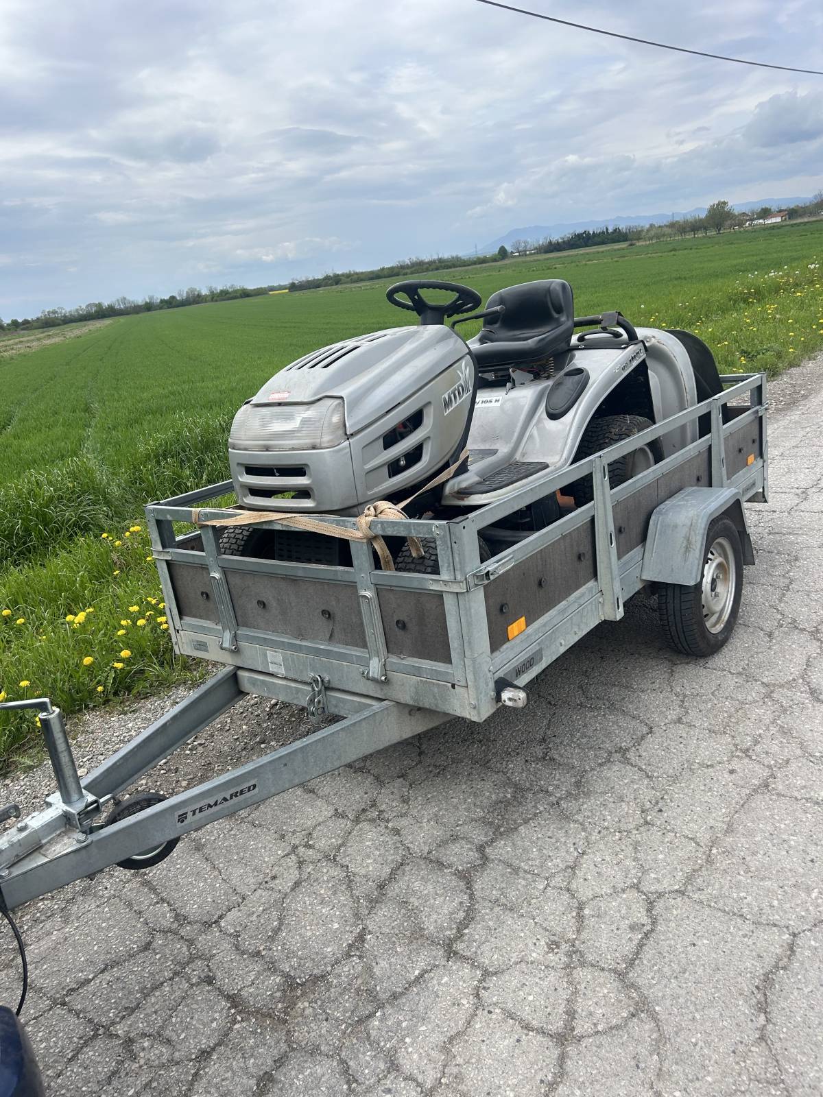 Prodajem traktor koslicu