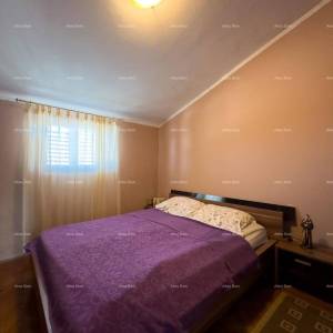 Prodajemo kuću sa poslovnim prostorom u Centru Medulina!