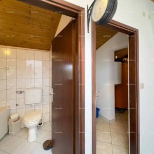 Prodajemo kuću sa sedam apartmana na velikoj okućnici sa bazenom i garažom. Banjole