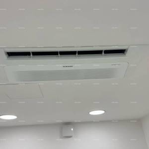 Prodajemo poslovni prostor u centru Pule. Pješačka zona.