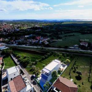 Prodajemo prekrasnu  duplex kuću sa bazenom i sa pogledom na more i Brijune, u Galižani