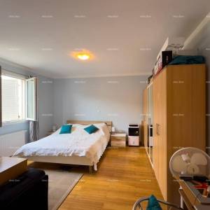 Prodajemo stan sa vrtom na odličnoj lokaciji, Pula. Valdebek