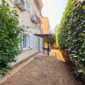 Prodajemo stan sa vrtom na odličnoj lokaciji, Pula. Valdebek