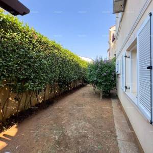 Prodajemo stan sa vrtom na odličnoj lokaciji, Pula. Valdebek