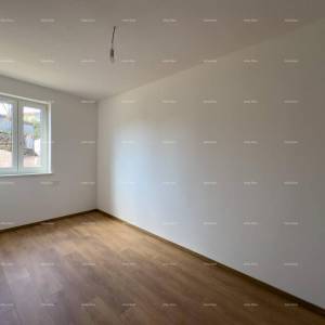 Prodajemo stan sa  vrtom u Barbanu.