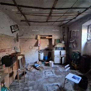 Prodajemo staru Istarsku kamenu kuću sa pogledom na Grožnjan.