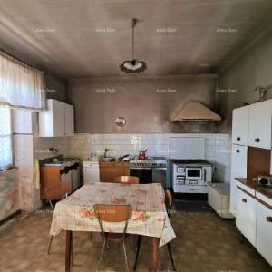 Prodajemo staru Istarsku kamenu kuću sa pogledom na Grožnjan.