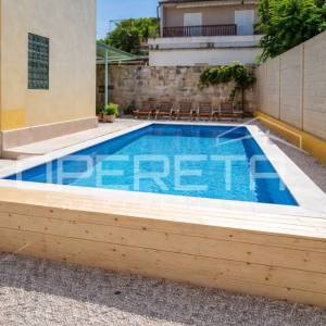 Prostrani penthouse na samoj obali Baćinskih jezera