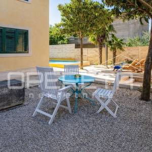 Prostrani penthouse na samoj obali Baćinskih jezera