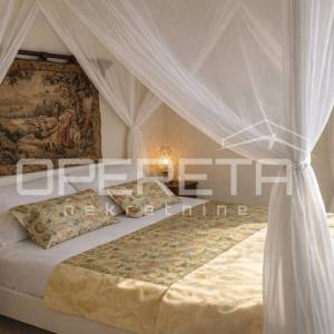 Prostrani penthouse na samoj obali Baćinskih jezera