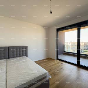 Prostrani stan u Puli s tri spavaće sobe i dvije velike terase, i modernim sadržajima blizu centra grada