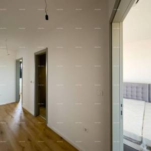 Prostrani stan u Puli s tri spavaće sobe i dvije velike terase, i modernim sadržajima blizu centra grada