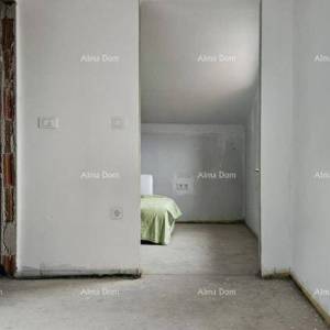 Pula – Busoler, Četverosoban stan u roh-bau fazi