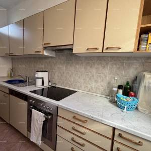 PULA, centar – prodaja / stan 55 m² s vrtom i parkirnim mjestom