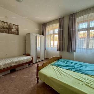 PULA, centar – prodaja / stan 55 m² s vrtom i parkirnim mjestom