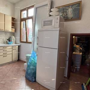 PULA, centar – prodaja / stan 55 m² s vrtom i parkirnim mjestom