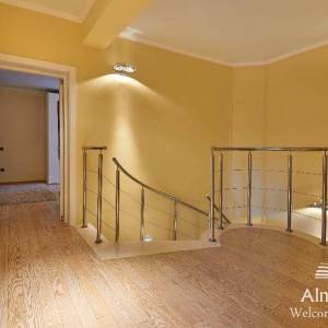 Pula Gortanova uvala, Prvi red - Luksuzna vila sa garažom i bazenom na jedinstvenoj lokaciji u Puli!