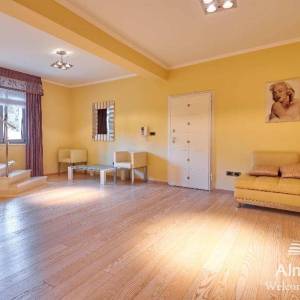 Pula Gortanova uvala, Prvi red - Luksuzna vila sa garažom i bazenom na jedinstvenoj lokaciji u Puli!