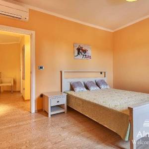 Pula Gortanova uvala, Prvi red - Luksuzna vila sa garažom i bazenom na jedinstvenoj lokaciji u Puli!