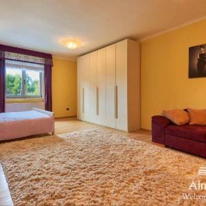 Pula Gortanova uvala, Prvi red - Luksuzna vila sa garažom i bazenom na jedinstvenoj lokaciji u Puli!