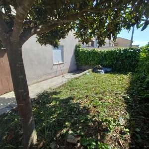 Pula!  Prizemnica s velikim vrtom i terasom.