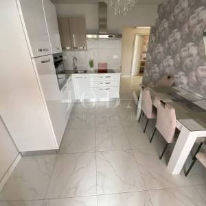 Rabac, kuća sa četiri stambene jedinice, te predivnim pogledom na more